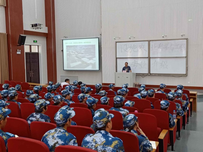 澳门银河娱乐城
设工专业召开18级新生专业介绍会